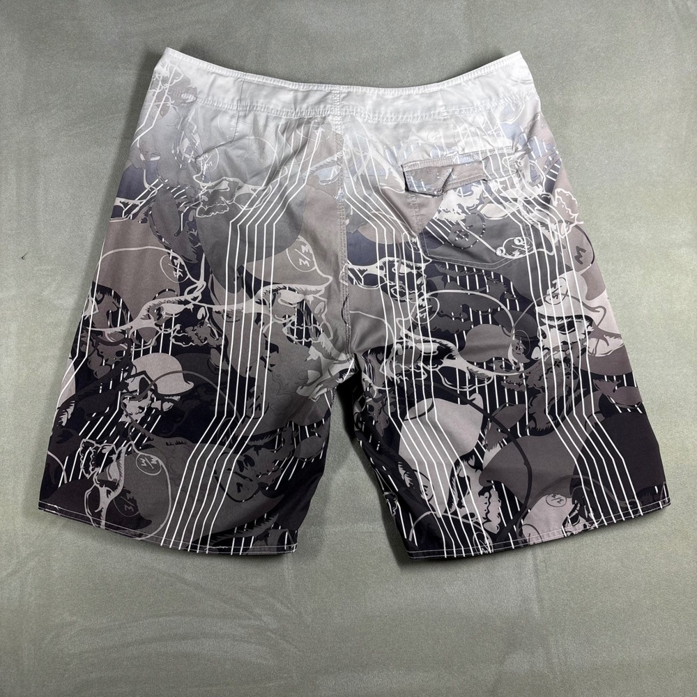 Metal Mulisha Mens Grey Black Skull Graphic Board Shorts Swim Trunks Size 38 - Picture 3 of 8